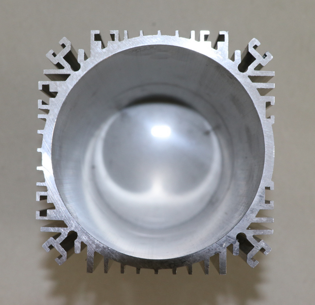 Perfiles de aluminio de gran secci&oacute;n